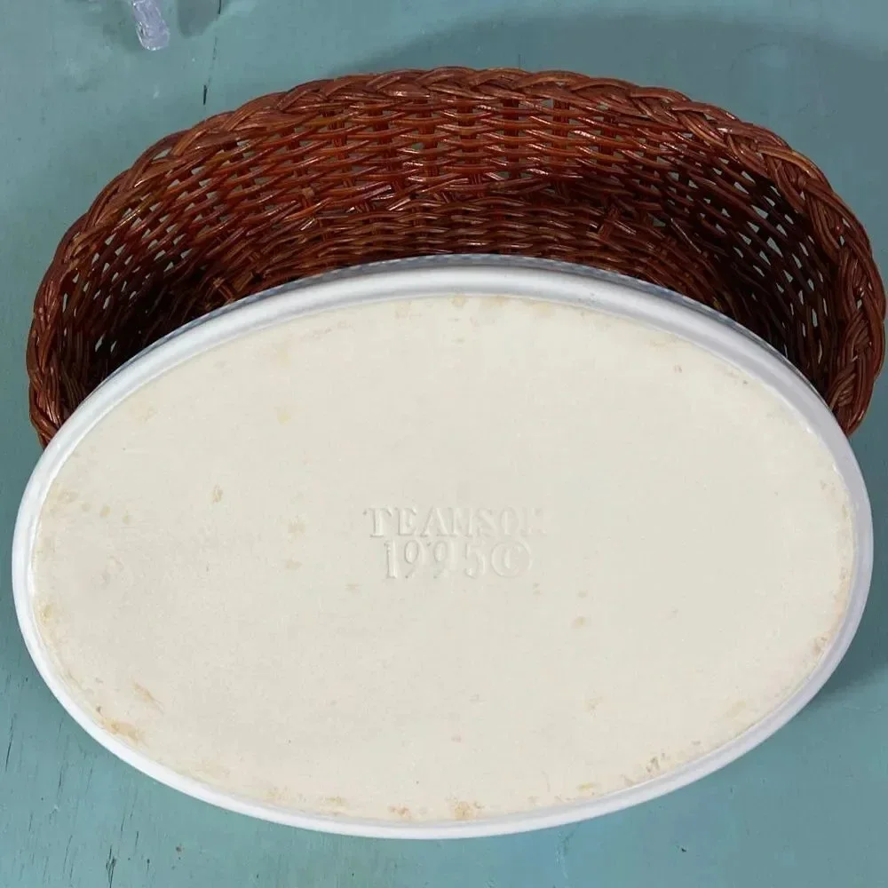 VTG Teamson 1995 Oval Stoneware Ceramic Casserole Dish with Wicker Serving Baske